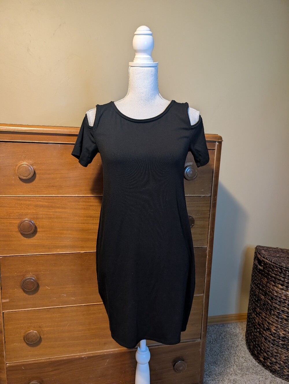 White House Black Market Cold Shoulder Little Black Dress XS